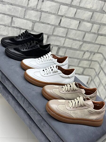 Шкіряні кросівки