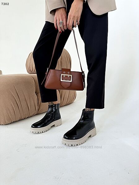 Лакові черевики