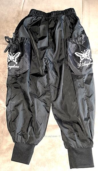 Штани на дівчину