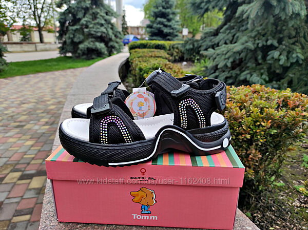 Босоніжки на дівчинку р.36,37 чорні tom. m