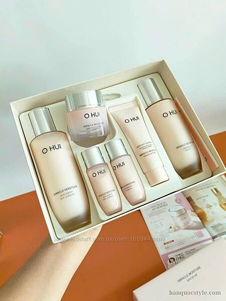 Зволожуючий антиейдж набір з керамідами OHUI Miracle Moisture Pink Barrier