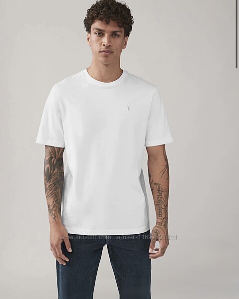 Однотонна футболка від англійського бренду Next для чоловіків. 