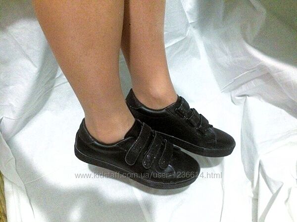 Кроссовки на липучках