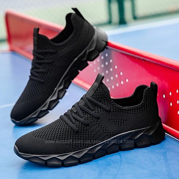 Кроссовки черные