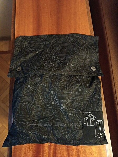 Шикарна чоловіча піжама пейслі з мішечком для зберігання від h&m