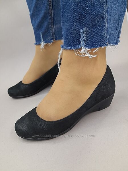 Шкіряні жіночі балетки , туфлі на танкетці  36 розміру 