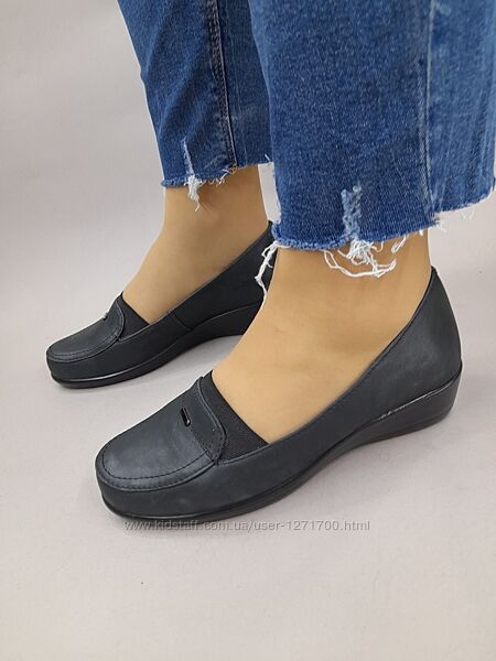 Шкіряні жіночі балетки , туфлі на танкетці  37 розміру 