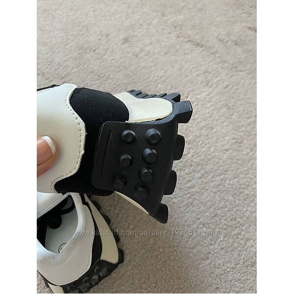 Стильні чорні кросівки р.36-41