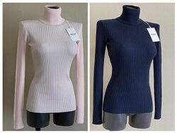 Базовий, ніжний, якісний облягаючий гольф в рубчик, з кашеміром та вовною