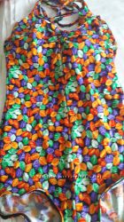 Цілісний яскравий купальник