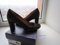 Туфлi Clarks замша новi р. 38-39 