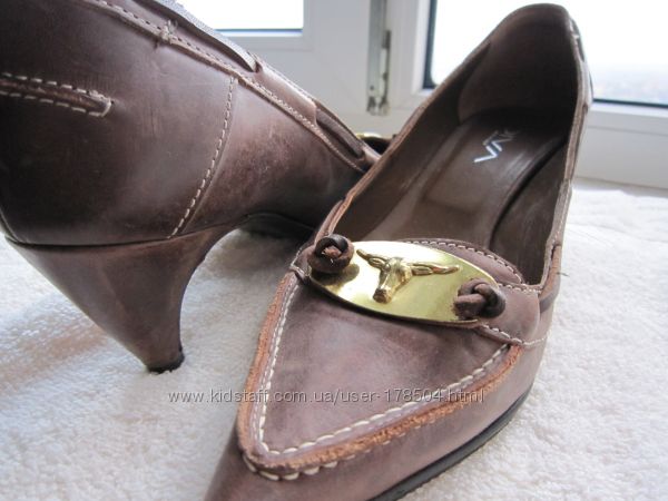 стильные туфли кожа с оригинальным декором Италия р. 37, 5
