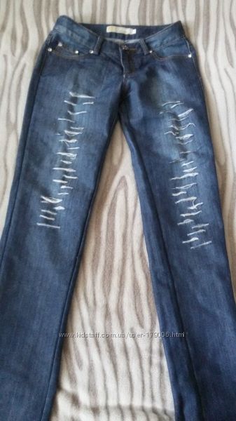 Модные джинсы на девочку Deloras 152 р.