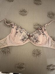 Кружевний ліфчик з вишивкою, 75-80 в