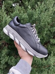 Шкіряні нові чорні кросівки на підошві в стилі Греції