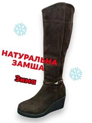 Замшеві зимоаі чоботи на танкетці