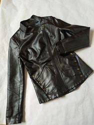 Куртка косуха черная приталенная искусственная кожа S