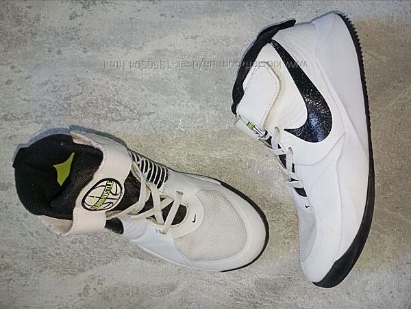 Білі кросівки 35р Nike 