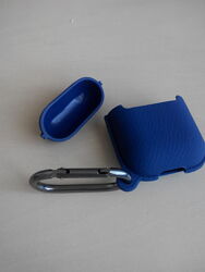 Силиконовый чехол с карабином