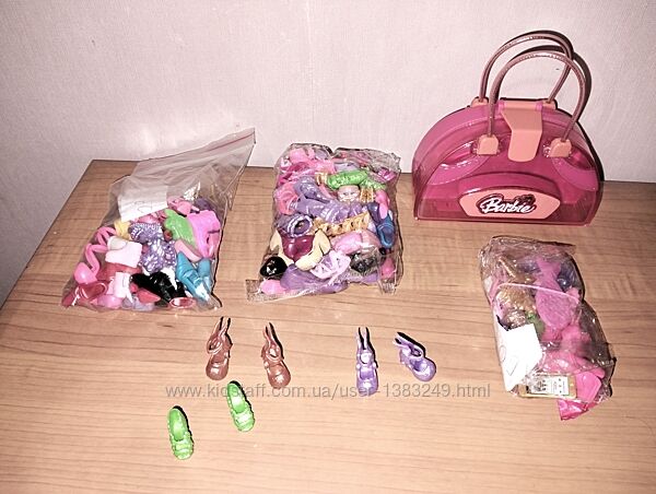  Взуття на ляльку Барбі. Туфлі, чобітки, сандалі, саквояж Обувь для Барби