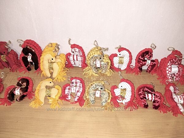 Іграшка для декору, на ялинку, на подарунок. Вогняний кінь