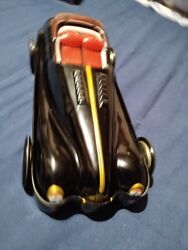 Металева коробка, скринька у формі машини