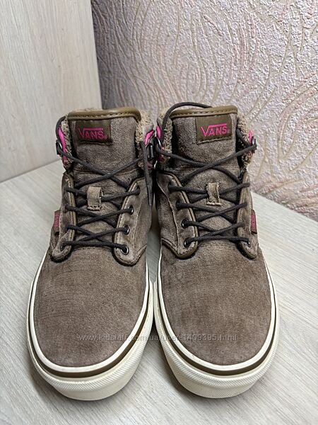 Утеплені шкіряні кеди Vans.