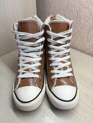 Утеплені шкіряні кеди Converse.