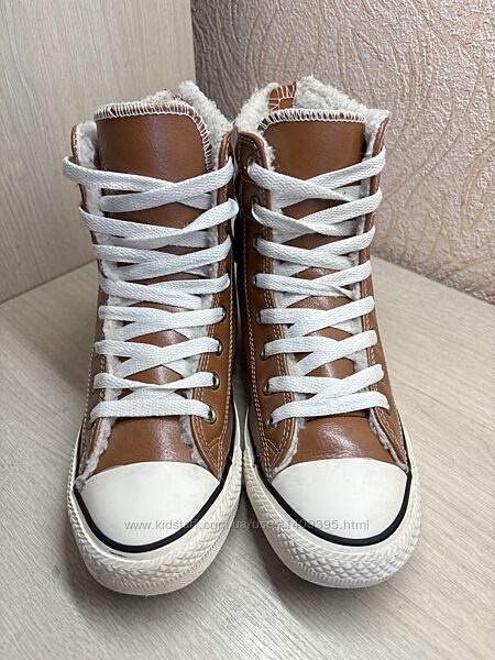 Утеплені шкіряні кеди Converse.