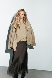 Атласна коричнева міді спідниця zara з мереживом