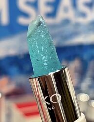 Блакитний бальзам для губ kiko milano snow-kissed holiday crystal gleam