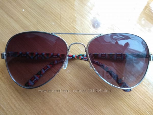 Сонцезахисні окуляри C&A