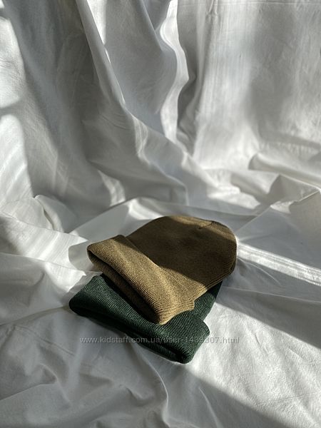 Новая шапка бини beanie в наличии в темно-зеленом цвете
