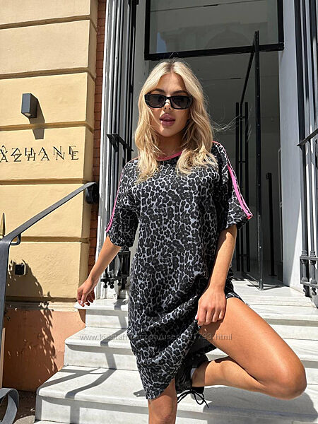 Леопардовое платье-футболка 