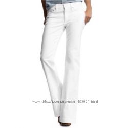 Белые  джинсы GAP