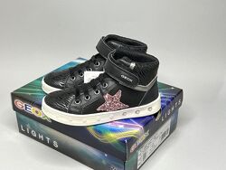Дитячі черевики з мигалками Geox Skylin 26,30 р дівчинці ботинки девочке