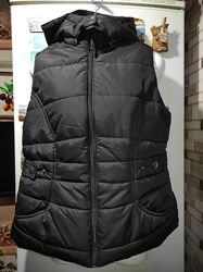 Брендова, тепла жилетка 44-46 р-Colours of the world