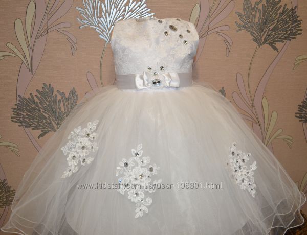 Нарядное платье 5-8 лет