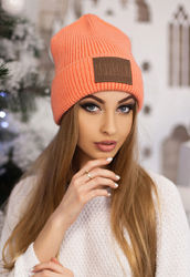 Женская теплая шапка персиковый