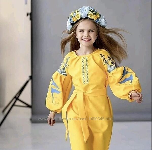 Вишита сукня Ластівка жовто голуба