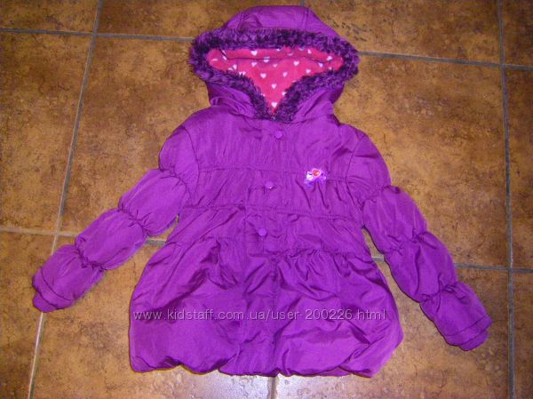 Бесподобная куртка - пальто красного и  розового цвета малышке на 1-4 года