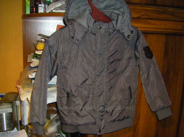 Демисезонная новенькая куртка на 7-8 лет, на рост 116 -146 см