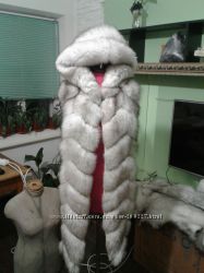 Жилет Шанель из натурального меха песца с капюшоном