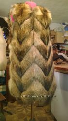 Шикарный жилет из меха енота елочкой под заказ