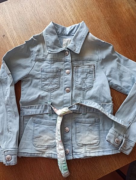 Джинсовая курточка на 5-6 лет