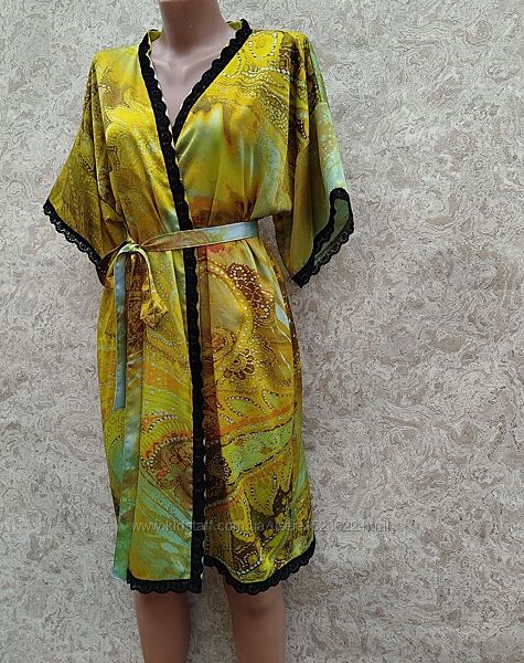 Халат с кружевом 