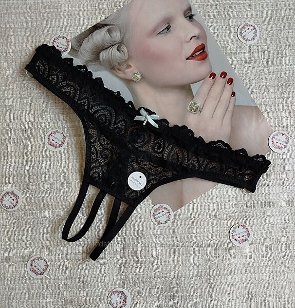 Трусики с открытым доступом