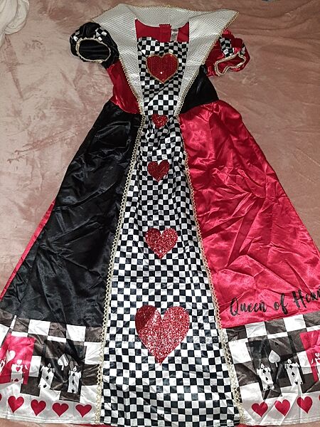 Карнавальное платье Карточной Королевы.