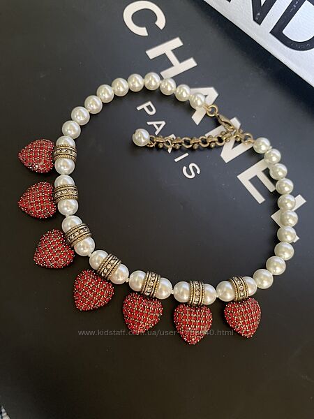 Елегантне кольє в стилі Dior з перлинами і підвісами-серцями