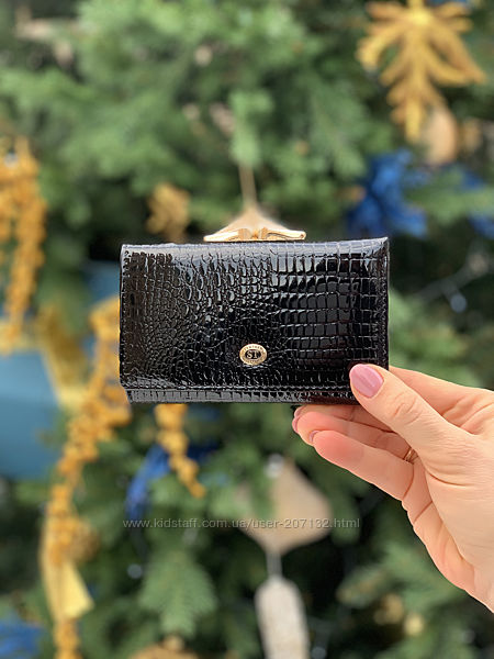 Жіночий шкіряний чорний гаманець ST Leather S1201A
